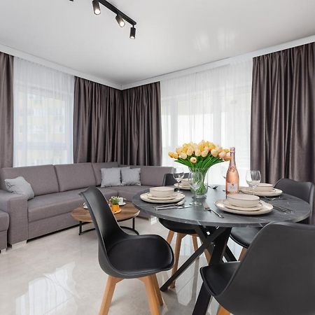 Sun Towers Lux Apartments By Renters Prestige ชวีโนวิชแจ ภายนอก รูปภาพ