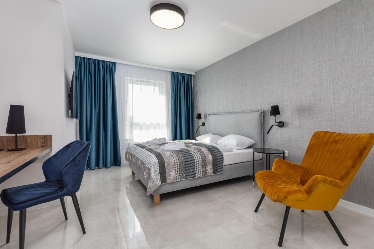 Sun Towers Lux Apartments By Renters Prestige ชวีโนวิชแจ ภายนอก รูปภาพ