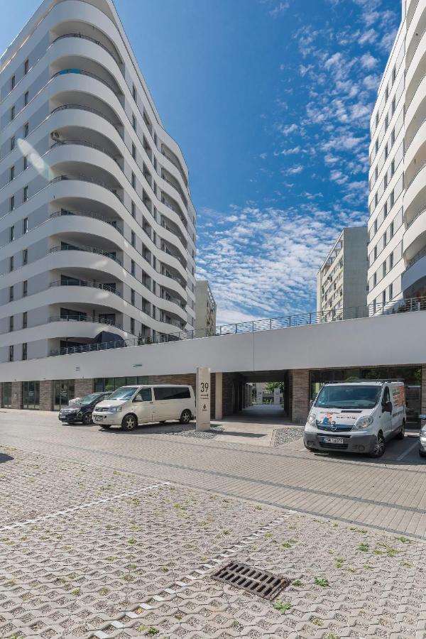 Sun Towers Lux Apartments By Renters Prestige ชวีโนวิชแจ ภายนอก รูปภาพ