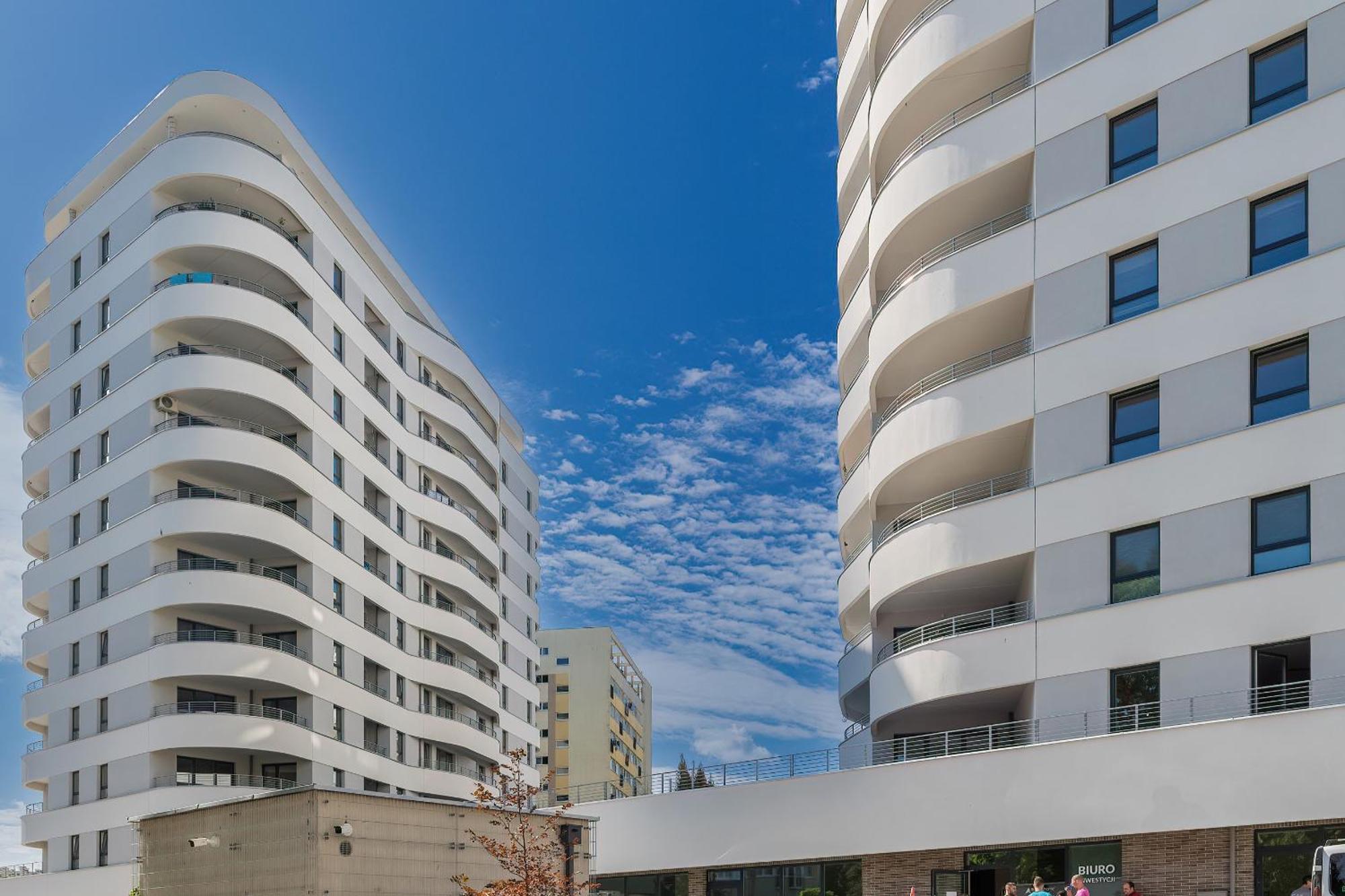 Sun Towers Lux Apartments By Renters Prestige ชวีโนวิชแจ ภายนอก รูปภาพ