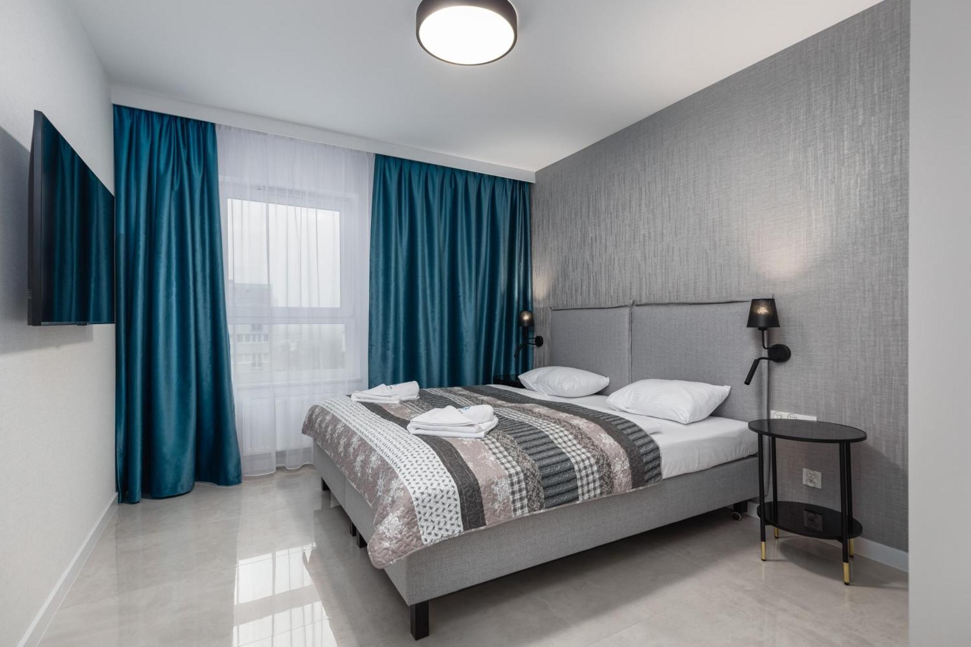 Sun Towers Lux Apartments By Renters Prestige ชวีโนวิชแจ ภายนอก รูปภาพ